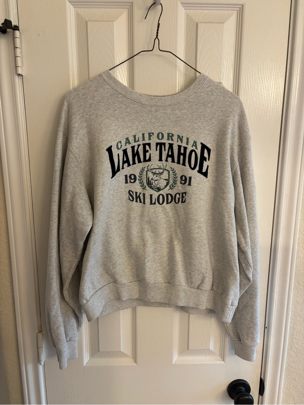 Hollister Lake Tahoe Ski Lodge Graphic Sweatshirt Gray Size Small